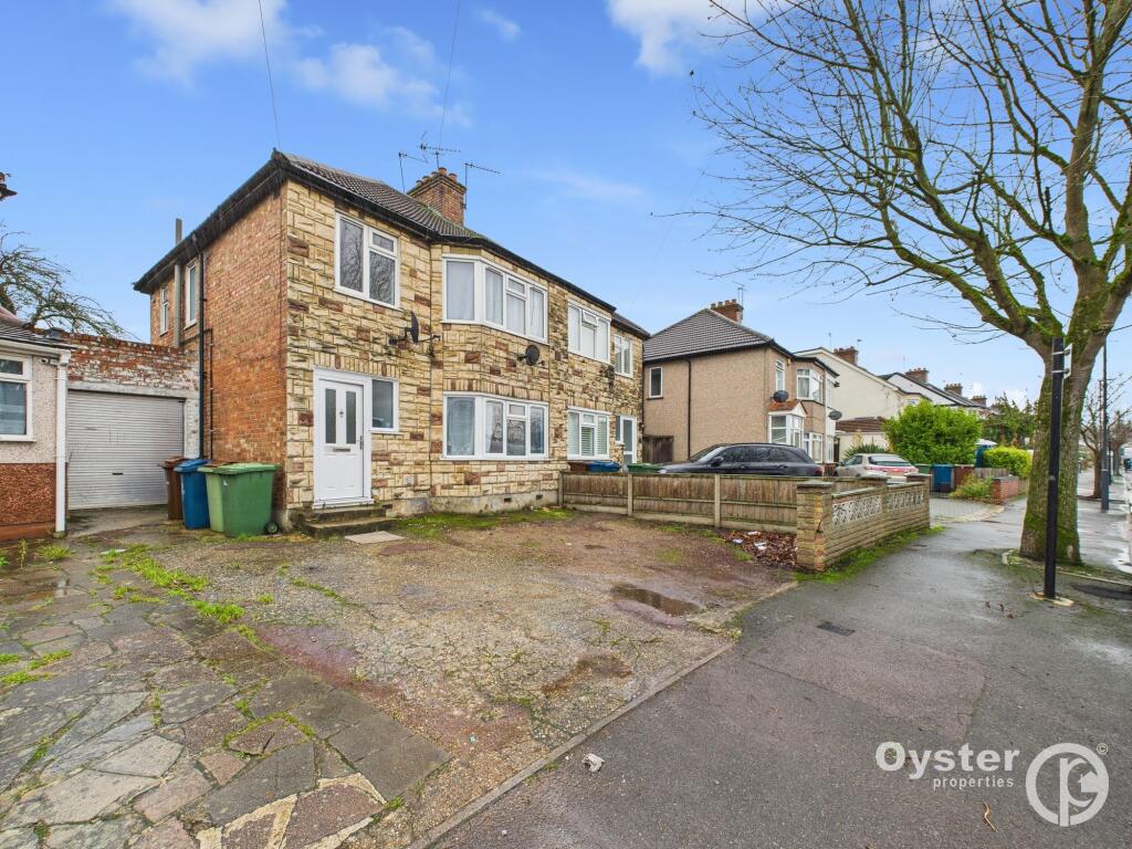 3 bed Semi Detached for rent in Harrow. From Oyster Properties - Stanmore 3 bed Semi Detached for rent in Harrow. From Oyster Properties - Stanmore