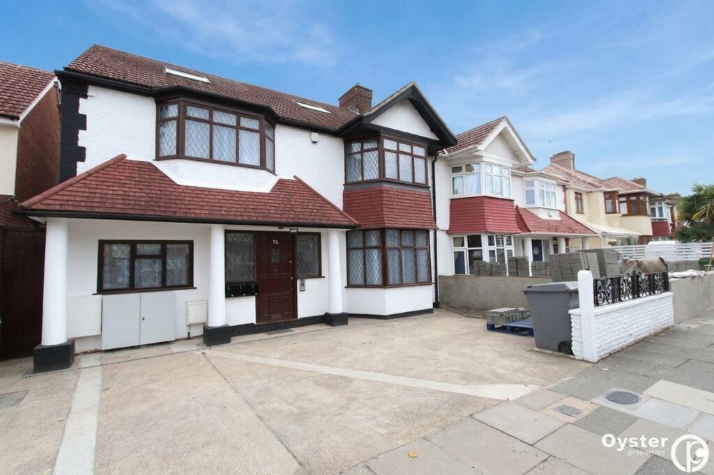 1 bed 1st Floor Flat for rent in London. From Oyster Properties - Stanmore