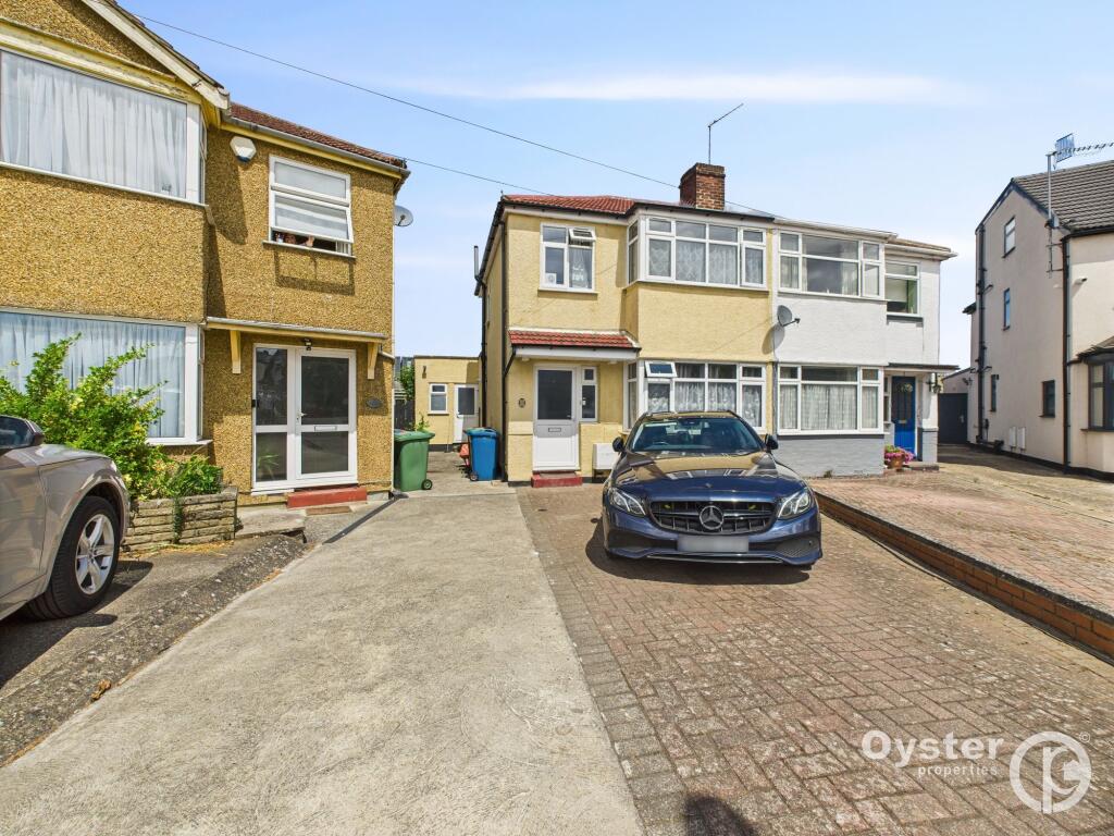 4 bed Semi Detached for rent in Stanmore. From Oyster Properties - Stanmore 4 bed Semi Detached for rent in Stanmore. From Oyster Properties - Stanmore