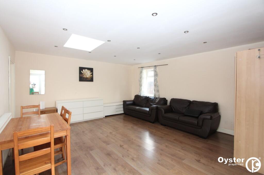 2 bed Detached bungalow for rent in Stanmore. From Oyster Properties - Stanmore 2 bed Detached bungalow for rent in Stanmore. From Oyster Properties - Stanmore