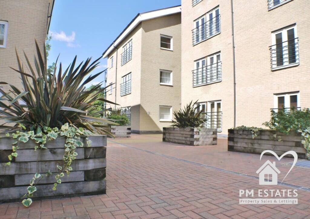 1 bed Apartment for rent in Stansted Mountfitchet. From P M Estates - Bishop's Stortford 1 bed Apartment for rent in Stansted Mountfitchet. From P M Estates - Bishop's Stortford