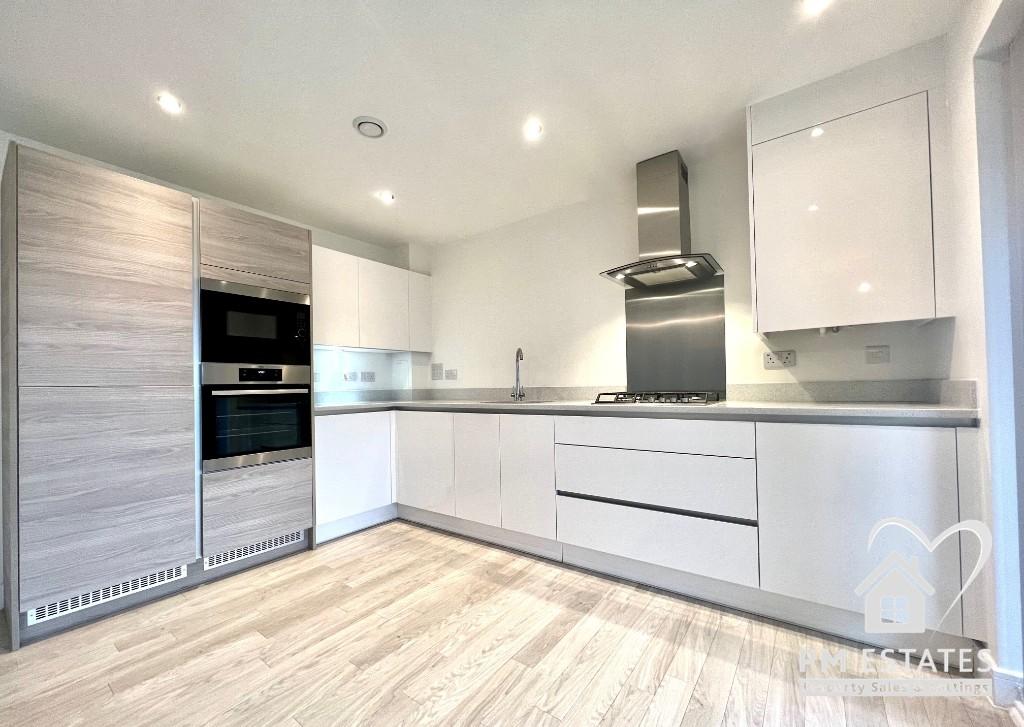 2 bed Apartment for rent in Swanscombe. From P M Estates - Bishop's Stortford