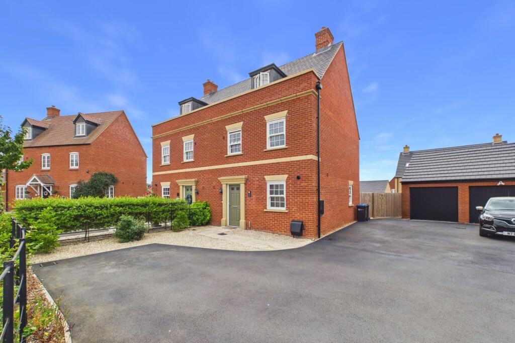 4 bed Semi Detached for rent in Towcester. From Towcester Homes - Towcester