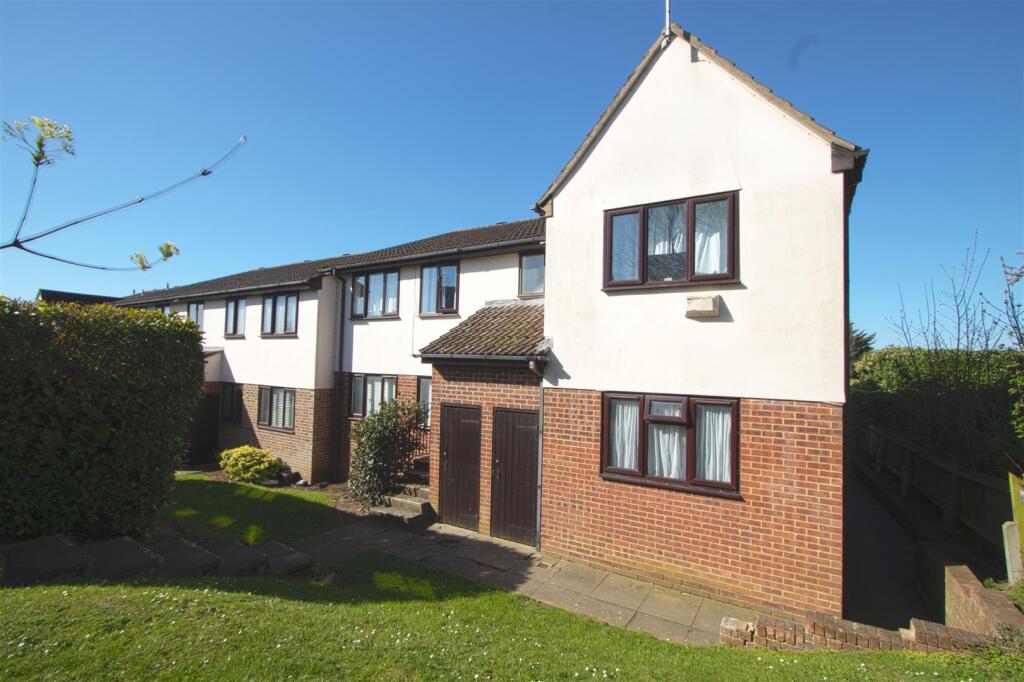2 bed Apartment for rent in Billericay. From ParaBar Estates - Billericay