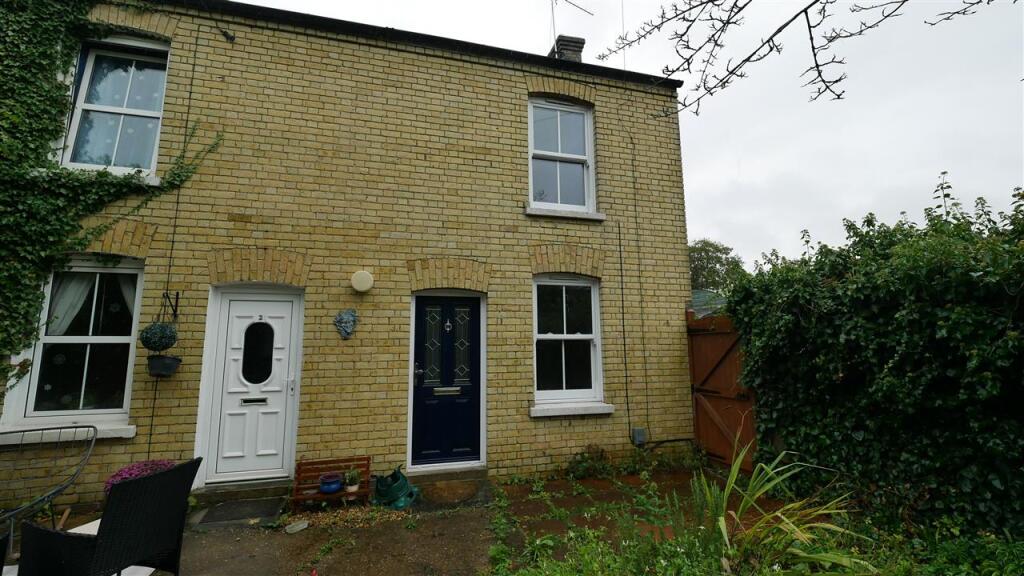 2 bed End of Terrace for rent in St Ives. From Parker Properties - St Ives