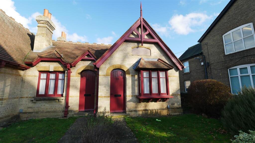 1 bed End of Terrace for rent in St Ives. From Parker Properties - St Ives 1 bed End of Terrace for rent in St Ives. From Parker Properties - St Ives