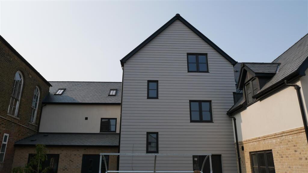 1 bed 1st Floor Flat for rent in St Ives. From Parker Properties - St Ives 1 bed 1st Floor Flat for rent in St Ives. From Parker Properties - St Ives