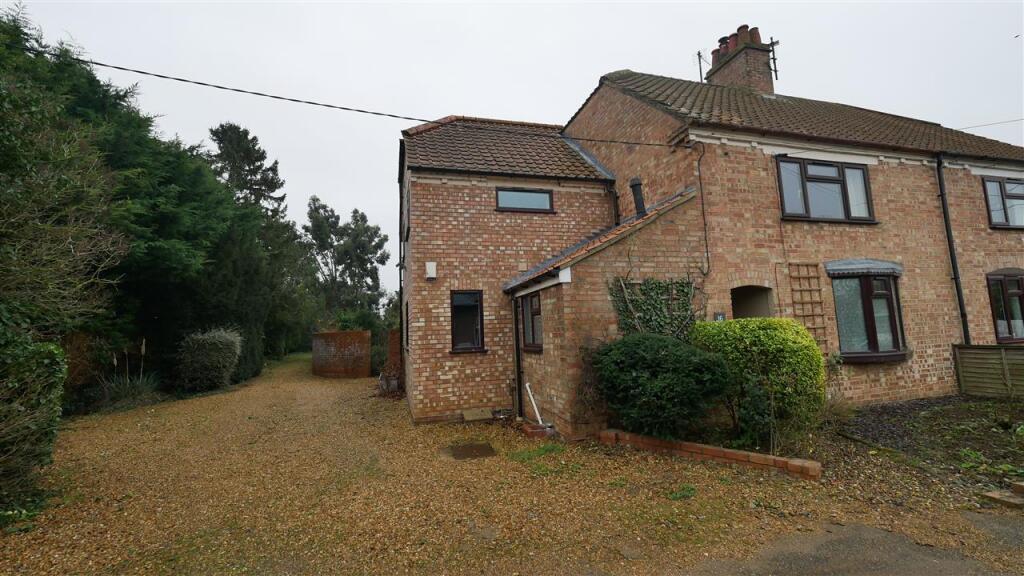 3 bed Semi Detached for rent in Somersham. From Parker Properties - St Ives