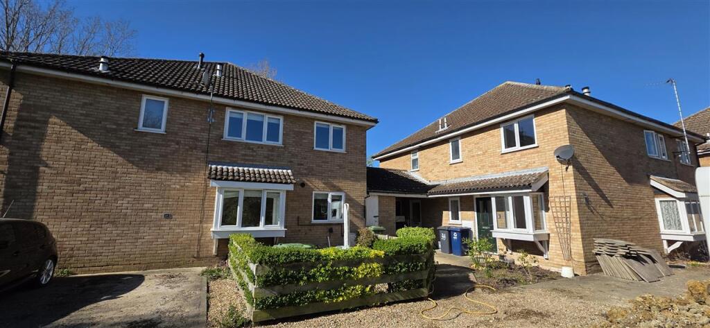 2 bed Not Specified for rent in St Ives. From Parker Properties - St Ives 2 bed Not Specified for rent in St Ives. From Parker Properties - St Ives