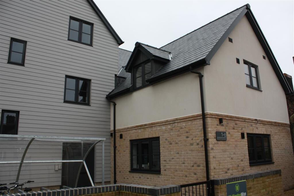 1 bed 1st Floor Flat for rent in St Ives. From Parker Properties - St Ives