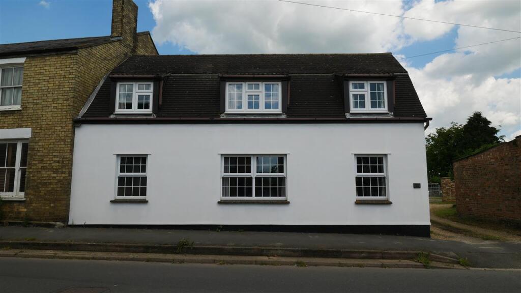 3 bed Semi Detached for rent in Somersham. From Parker Properties - St Ives