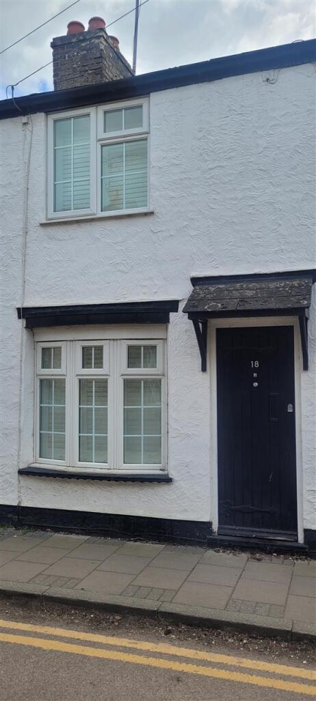 2 bed Mid Terraced House for rent in St Ives. From Parker Properties - St Ives