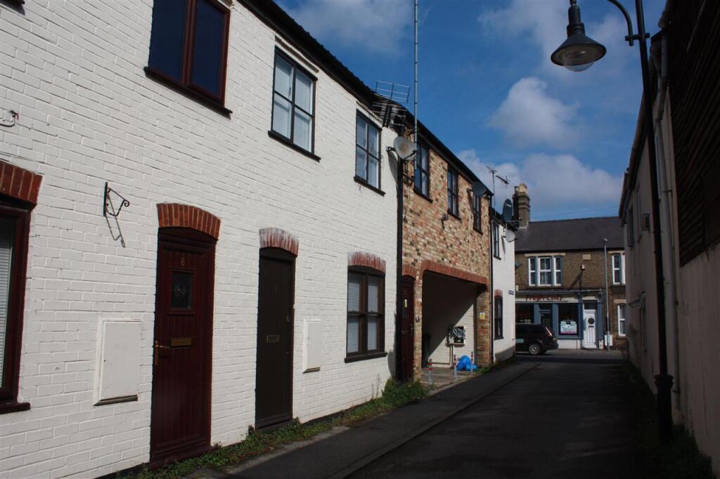 2 bed Mid Terraced House for rent in St Ives. From Parker Properties - St Ives