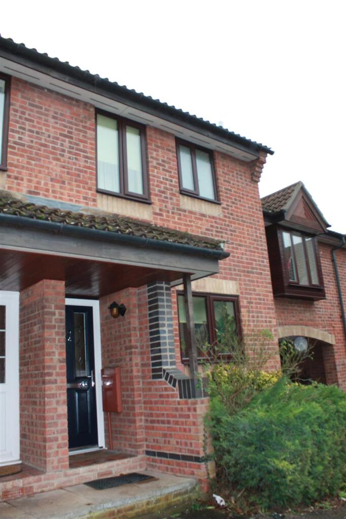 2 bed Mid Terraced House for rent in Bar Hill. From Parker Properties - St Ives 2 bed Mid Terraced House for rent in Bar Hill. From Parker Properties - St Ives