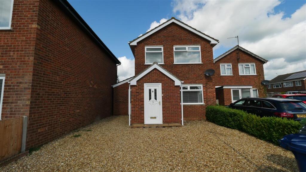 3 bed Detached for rent in Somersham. From Parker Properties - St Ives 3 bed Detached for rent in Somersham. From Parker Properties - St Ives
