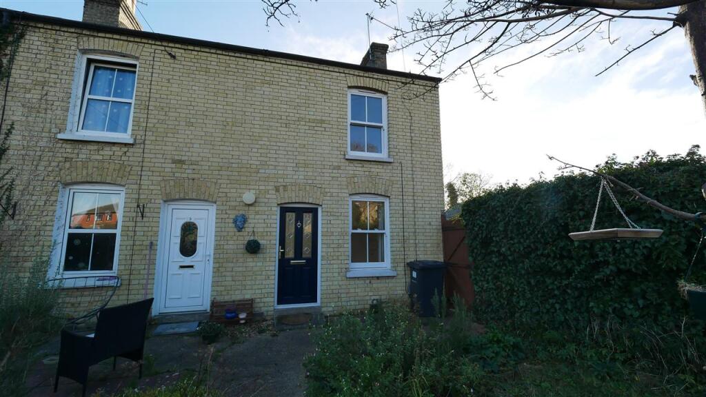 2 bed End of Terrace for rent in St Ives. From Parker Properties - St Ives