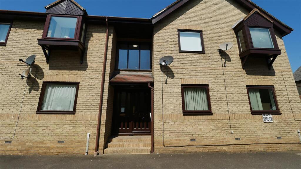 1 bed 1st Floor Flat for rent in St Ives. From Parker Properties - St Ives