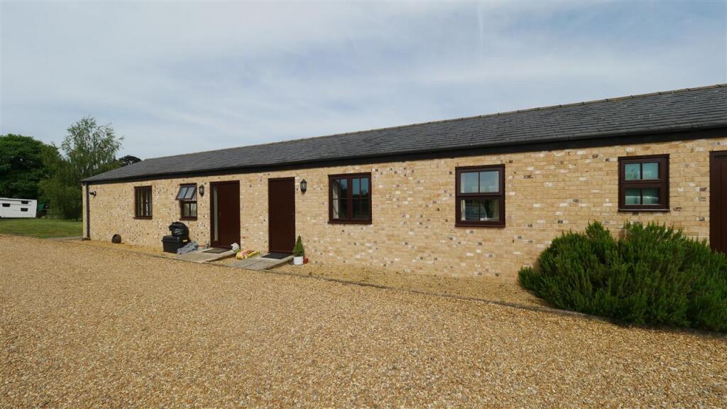 1 bed Not Specified for rent in Somersham. From Parker Properties - St Ives