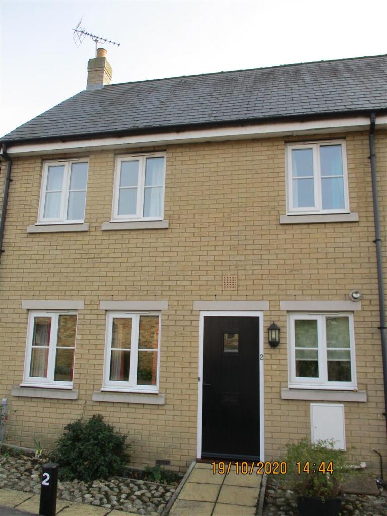3 bed Mid Terraced House for rent in Ramsey. From Parker Properties - St Ives