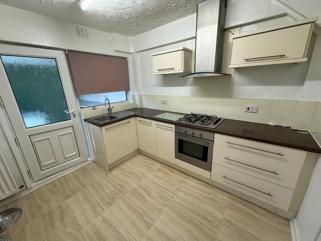 3 bed Mid Terraced House for rent in Middlesbrough. From Parker Stag Ltd - Redcar 3 bed Mid Terraced House for rent in Middlesbrough. From Parker Stag Ltd - Redcar