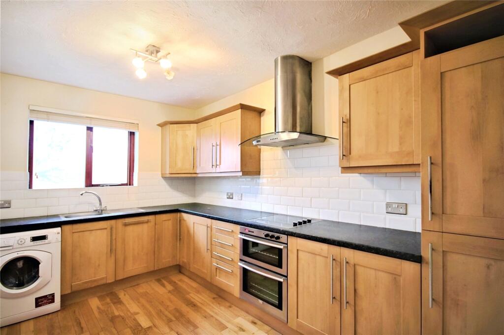 2 bed Apartment for rent in Twyford. From Parkers - Twyford