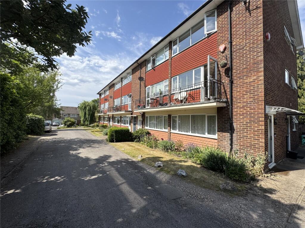 2 bed Apartment for rent in Ruscombe. From Parkers - Twyford