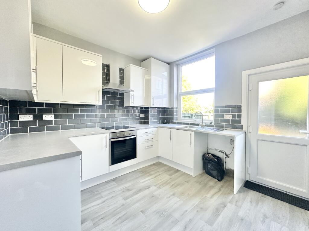 2 bed Mid Terraced House for rent in Woodley. From The Property Man - Sale 2 bed Mid Terraced House for rent in Woodley. From The Property Man - Sale