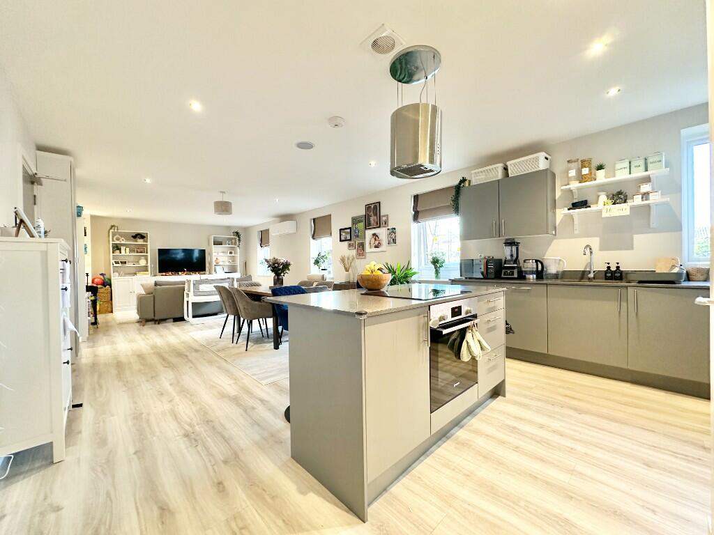 2 bed Apartment for rent in Sale. From The Property Man - Sale