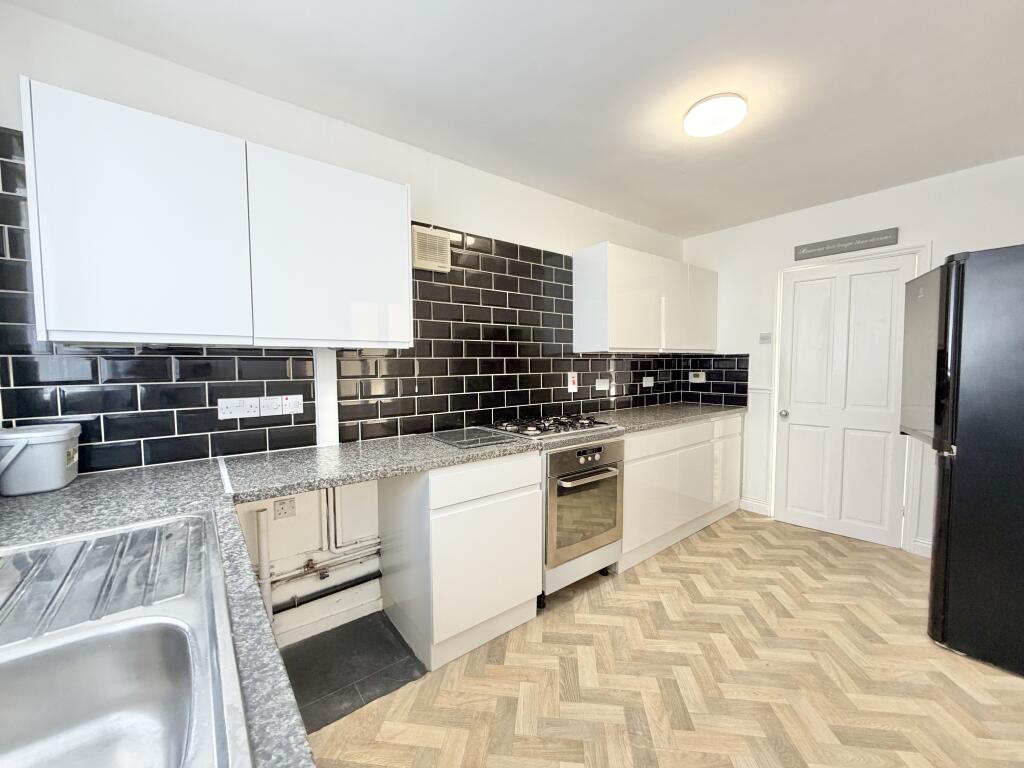 3 bed Mid Terraced House for rent in Gatley. From The Property Man - Sale 3 bed Mid Terraced House for rent in Gatley. From The Property Man - Sale