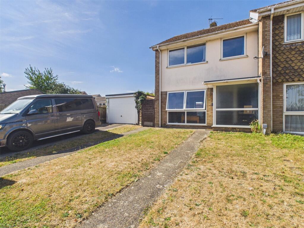 3 bed End of Terrace for rent in Chinnor. From Parkers Estate Agents - Chinnor 3 bed End of Terrace for rent in Chinnor. From Parkers Estate Agents - Chinnor