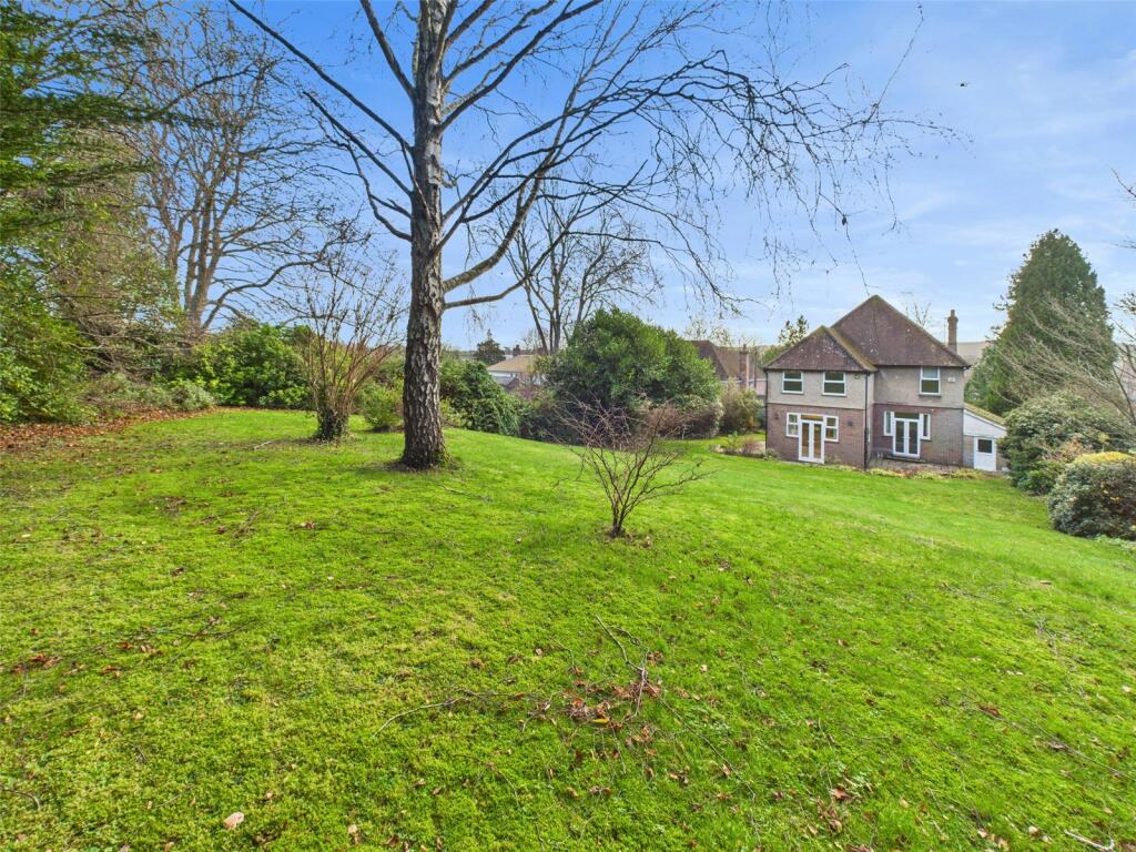 5 bed Detached for rent in Princes Risborough. From Parkers Estate Agents - Chinnor