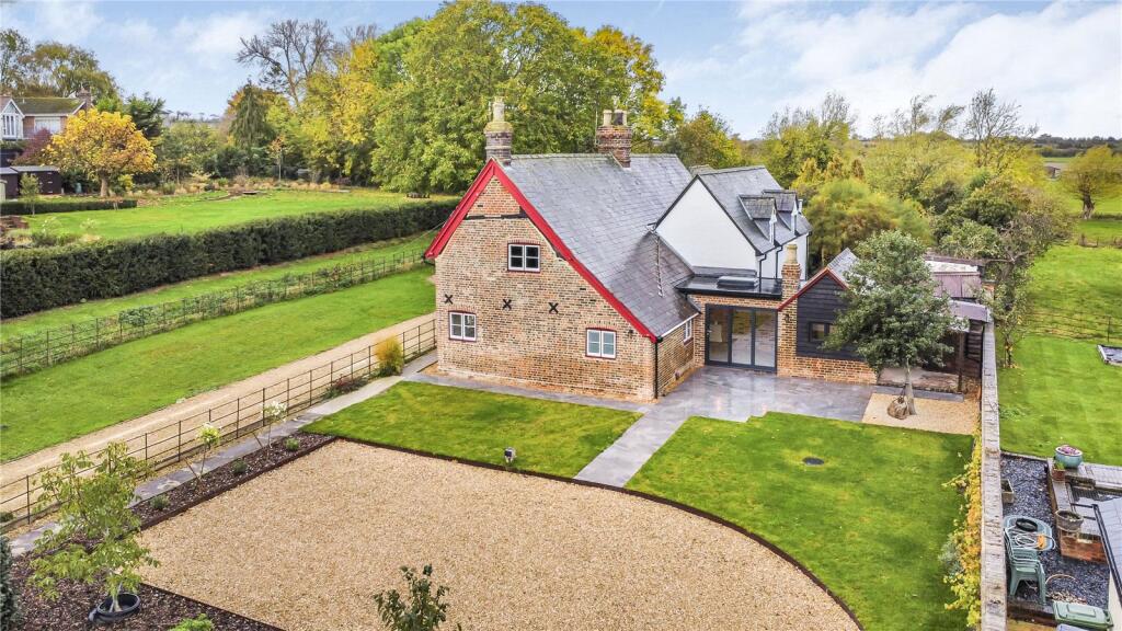 2 bed Detached for rent in Chinnor. From Parkers Estate Agents - Chinnor