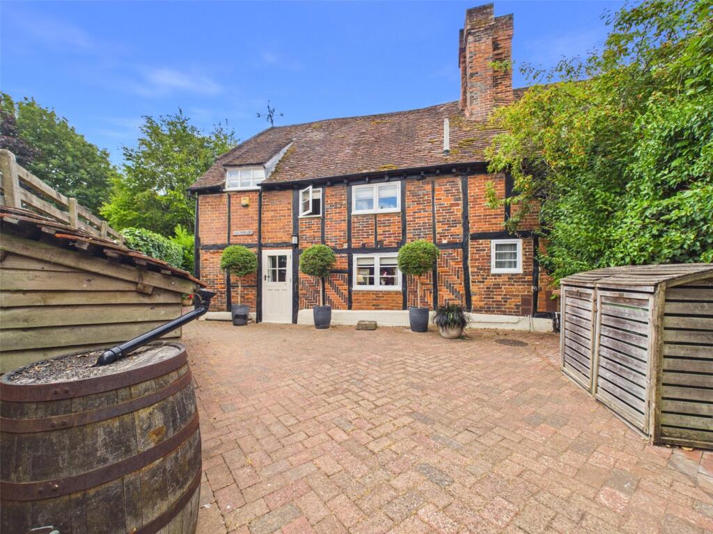 3 bed Semi Detached for rent in Crowell. From Parkers Estate Agents - Chinnor 3 bed Semi Detached for rent in Crowell. From Parkers Estate Agents - Chinnor