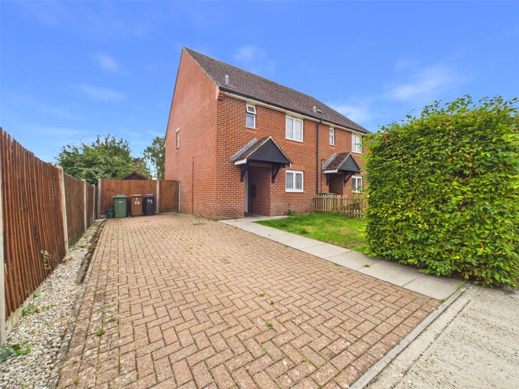 3 bed End of Terrace for rent in Little Milton. From Parkers Estate Agents - Chinnor 3 bed End of Terrace for rent in Little Milton. From Parkers Estate Agents - Chinnor