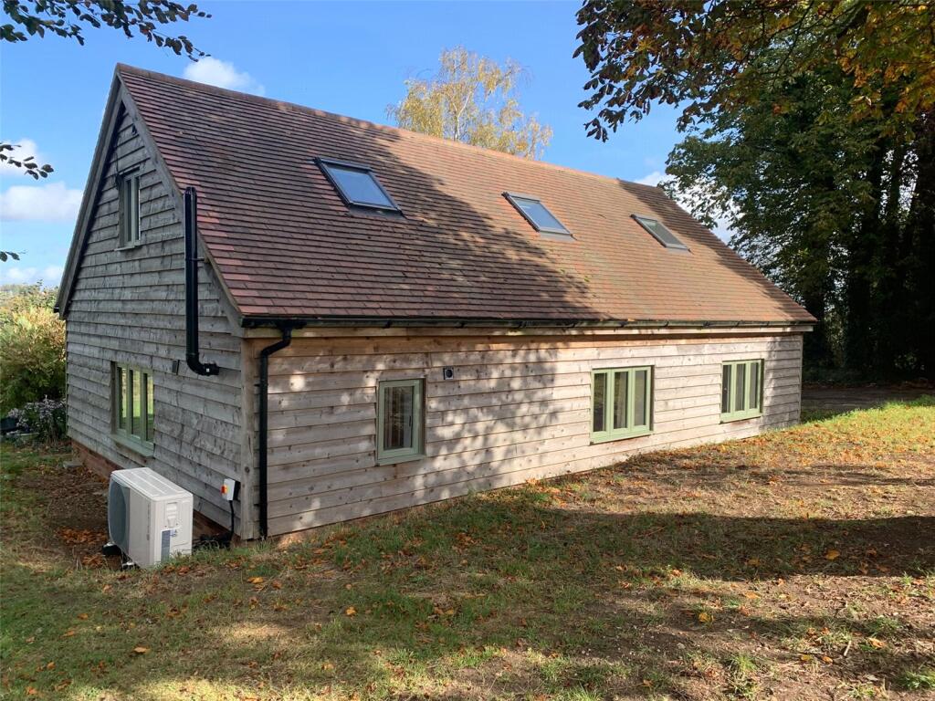 2 bed Detached for rent in Waterend. From Parkers Estate Agents - Chinnor 2 bed Detached for rent in Waterend. From Parkers Estate Agents - Chinnor
