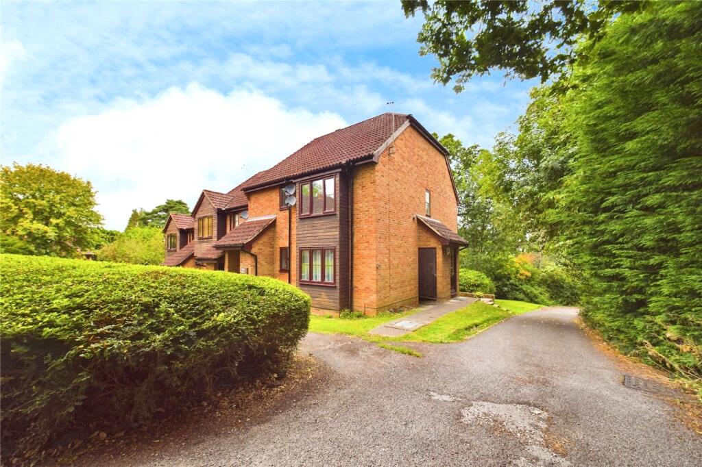 2 bed Annexe for rent in Pamber Green. From Parkers Estate Agents - Covering West Berkshire and Hampshire