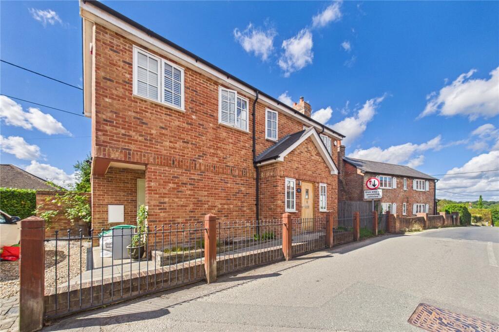 2 bed Detached for rent in Beenham. From Parkers Estate Agents - Covering West Berkshire and Hampshire 2 bed Detached for rent in Beenham. From Parkers Estate Agents - Covering West Berkshire and Hampshire