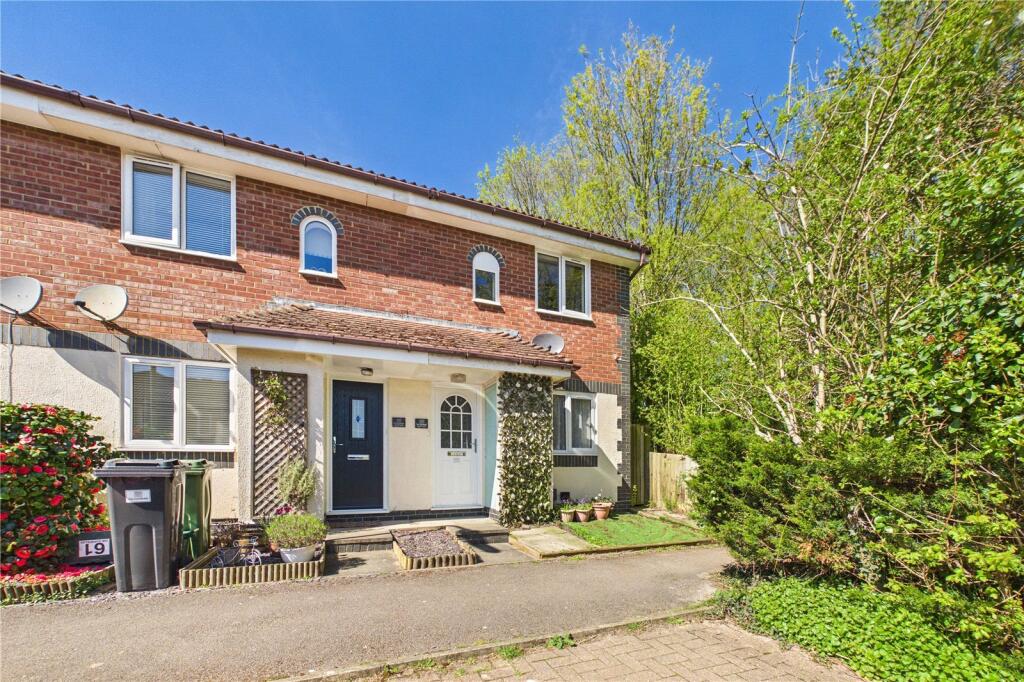 2 bed End of Terrace for rent in Cliddesden. From Parkers Estate Agents - Covering West Berkshire and Hampshire
