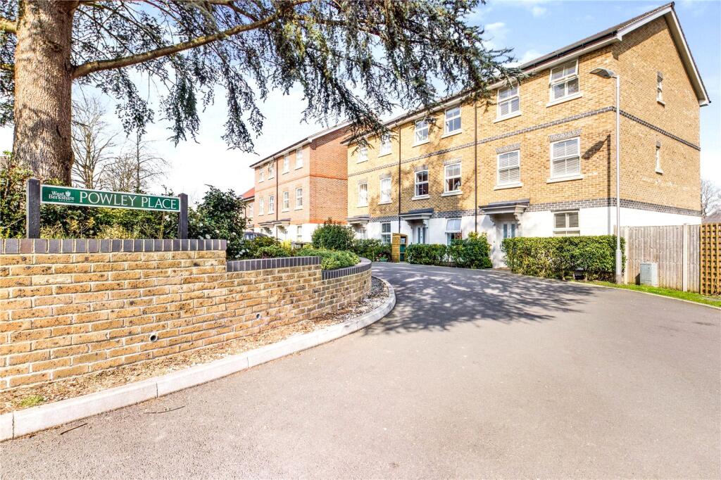 4 bed Town House for rent in Sulham. From Parkers Estate Agents - Covering West Berkshire and Hampshire 4 bed Town House for rent in Sulham. From Parkers Estate Agents - Covering West Berkshire and Hampshire