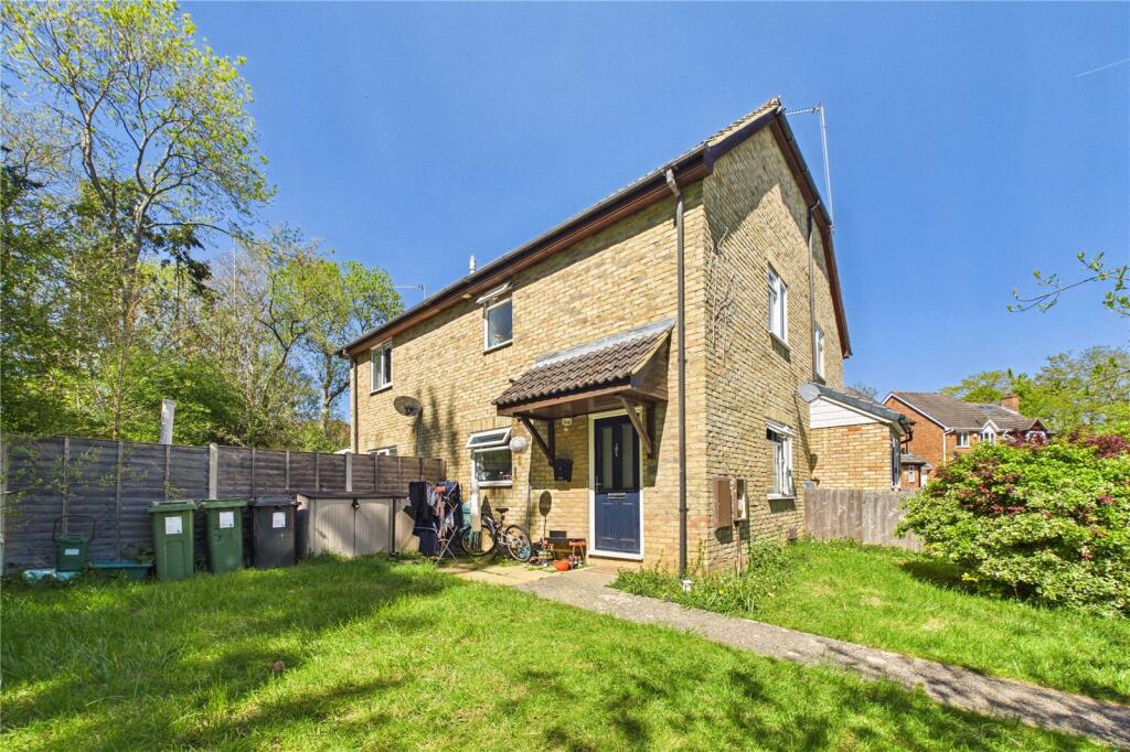 1 bed Mid Terraced House for rent in Old Basing. From Parkers Estate Agents - Covering West Berkshire and Hampshire