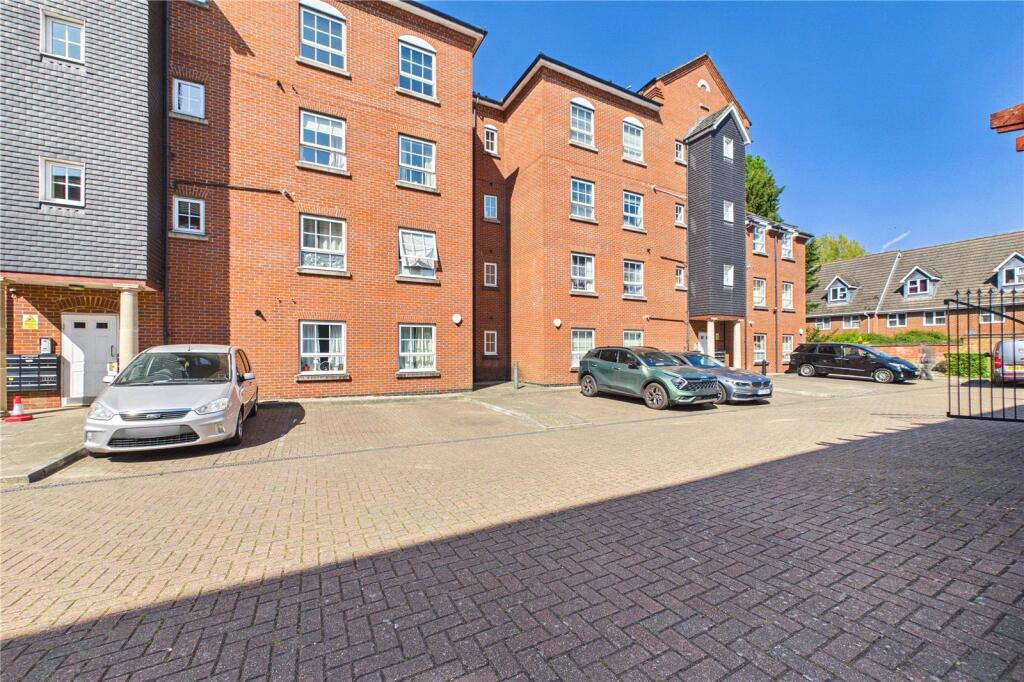 2 bed Apartment for rent in Reading. From Parkers Estate Agents - Covering West Berkshire and Hampshire