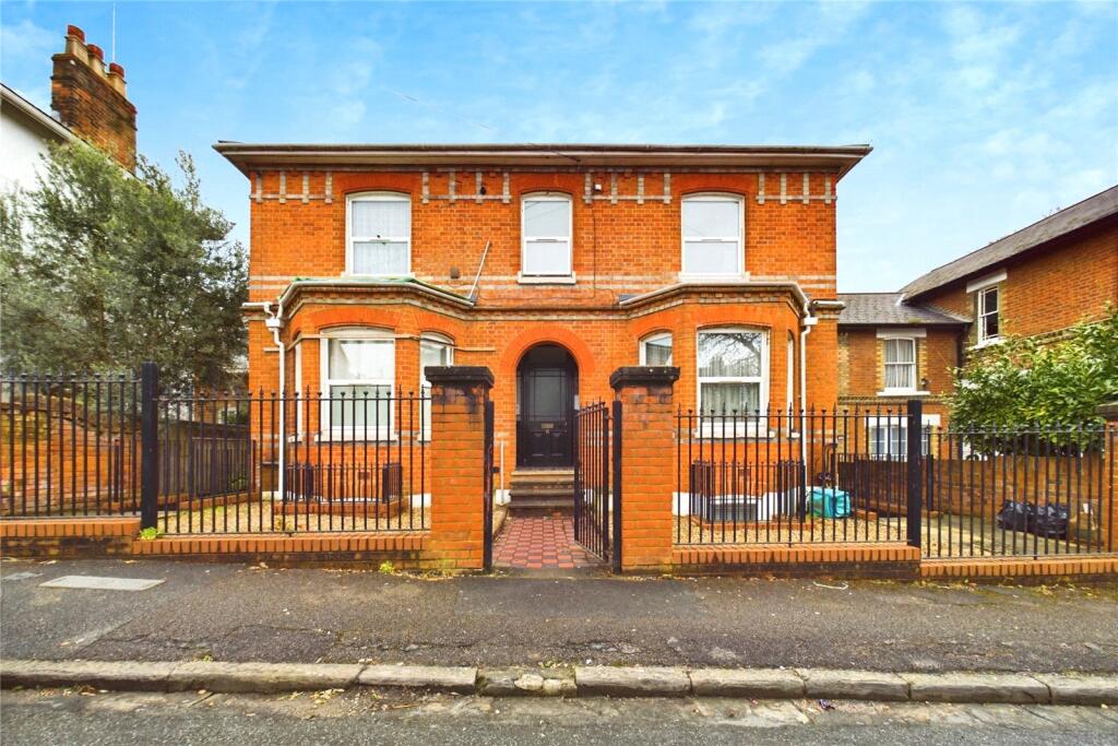 2 bed Apartment for rent in Reading. From Parkers Estate Agents - Covering West Berkshire and Hampshire