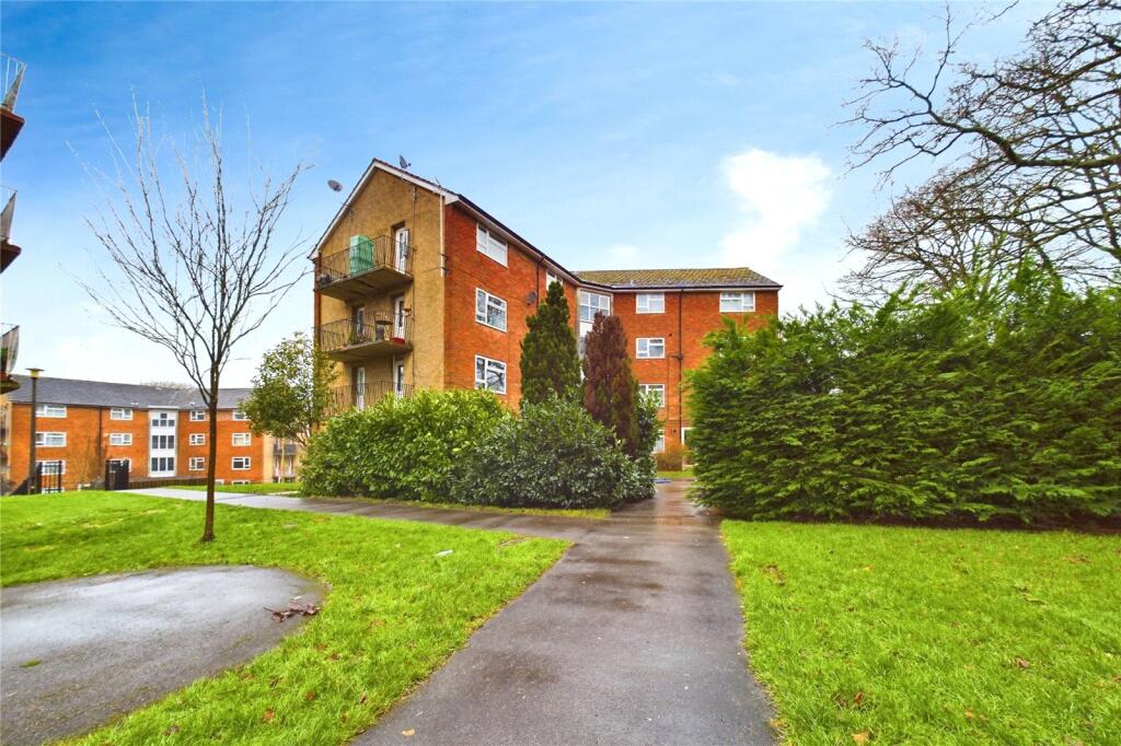 2 bed Apartment for rent in Burghfield Common. From Parkers Estate Agents - Covering West Berkshire and Hampshire