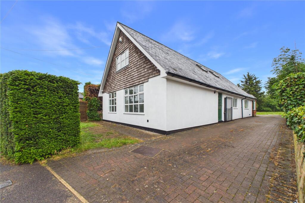 5 bed Detached for rent in Southend. From Parkers Estate Agents - Covering West Berkshire and Hampshire