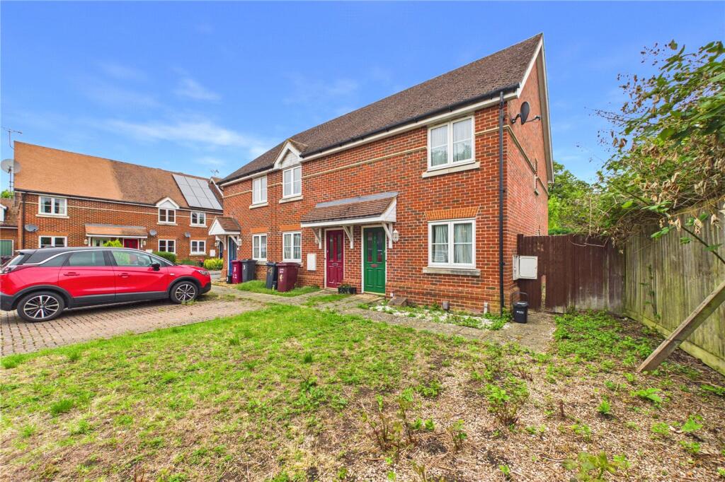 2 bed End of Terrace for rent in Burghfield. From Parkers Estate Agents - Covering West Berkshire and Hampshire