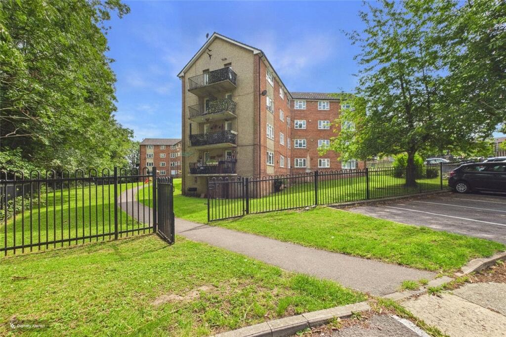 2 bed Apartment for rent in Burghfield Common. From Parkers Estate Agents - Covering West Berkshire and Hampshire