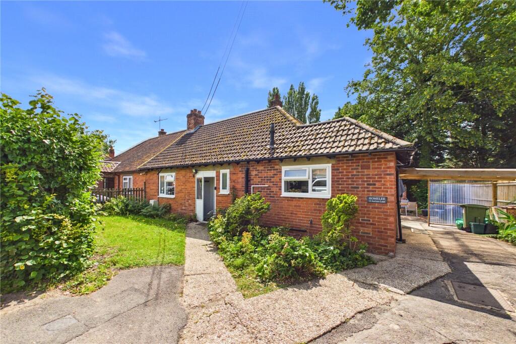 3 bed Bungalow for rent in Burghfield Common. From Parkers Estate Agents - Covering West Berkshire and Hampshire