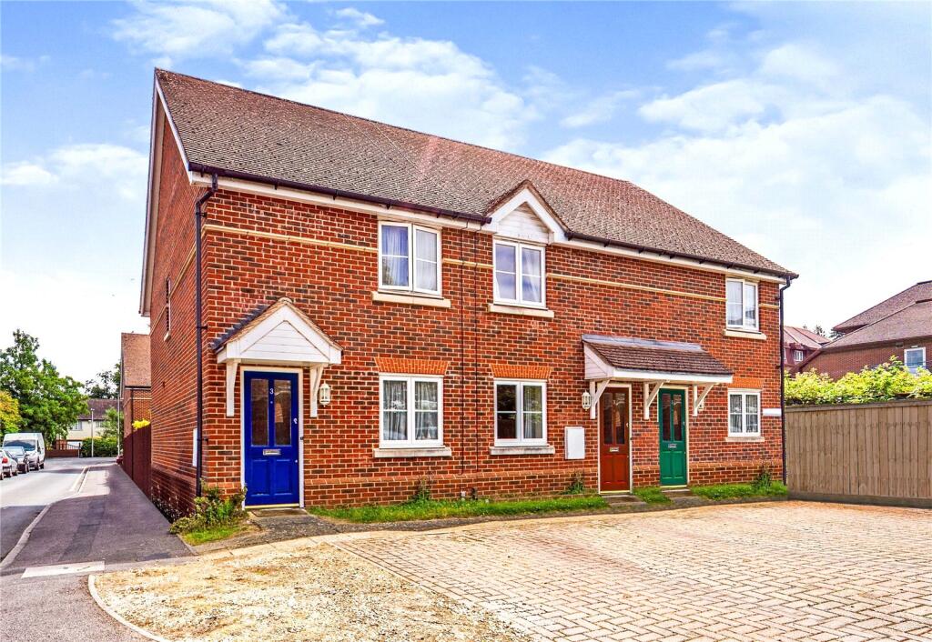 2 bed End of Terrace for rent in Burghfield. From Parkers Estate Agents - Covering West Berkshire and Hampshire 2 bed End of Terrace for rent in Burghfield. From Parkers Estate Agents - Covering West Berkshire and Hampshire
