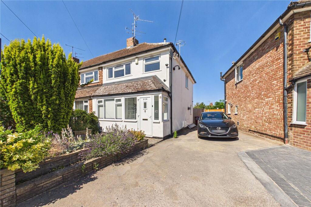 3 bed End of Terrace for rent in Burghfield. From Parkers Estate Agents - Covering West Berkshire and Hampshire 3 bed End of Terrace for rent in Burghfield. From Parkers Estate Agents - Covering West Berkshire and Hampshire
