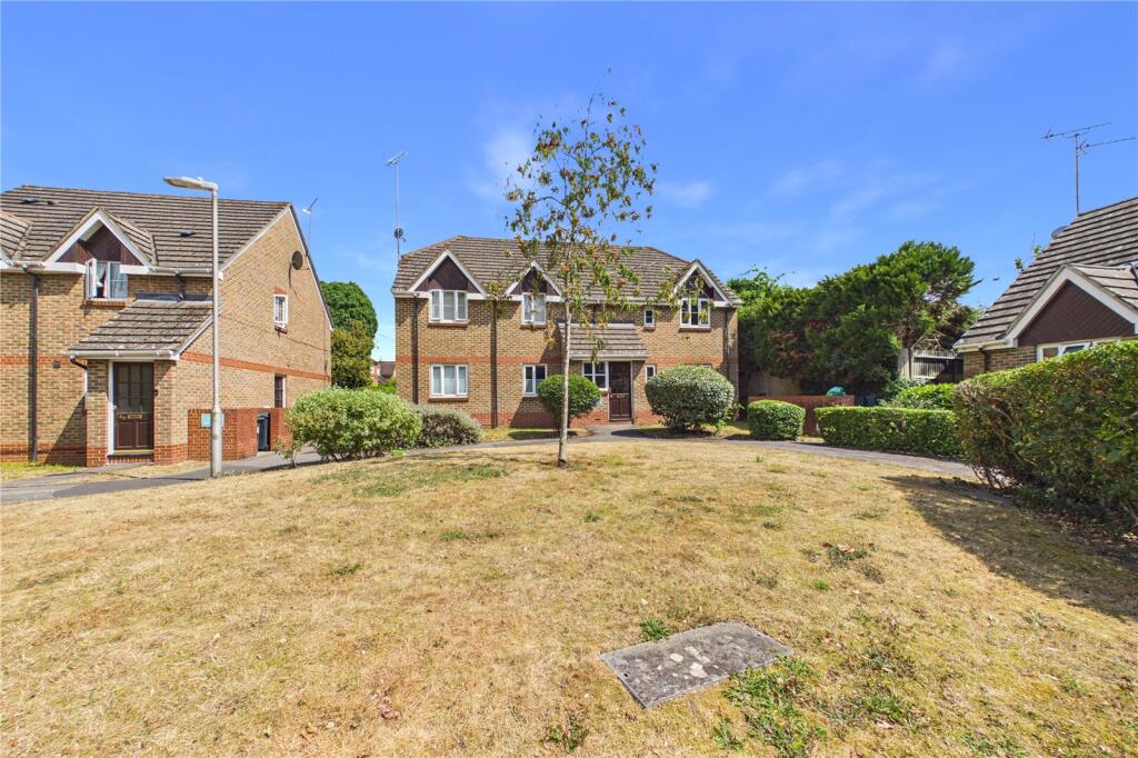 1 bed Apartment for rent in Mortimer. From Parkers Estate Agents - Covering West Berkshire and Hampshire
